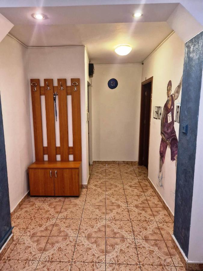 Apartament Victoria Lägenhet Târgu Jiu Exteriör bild