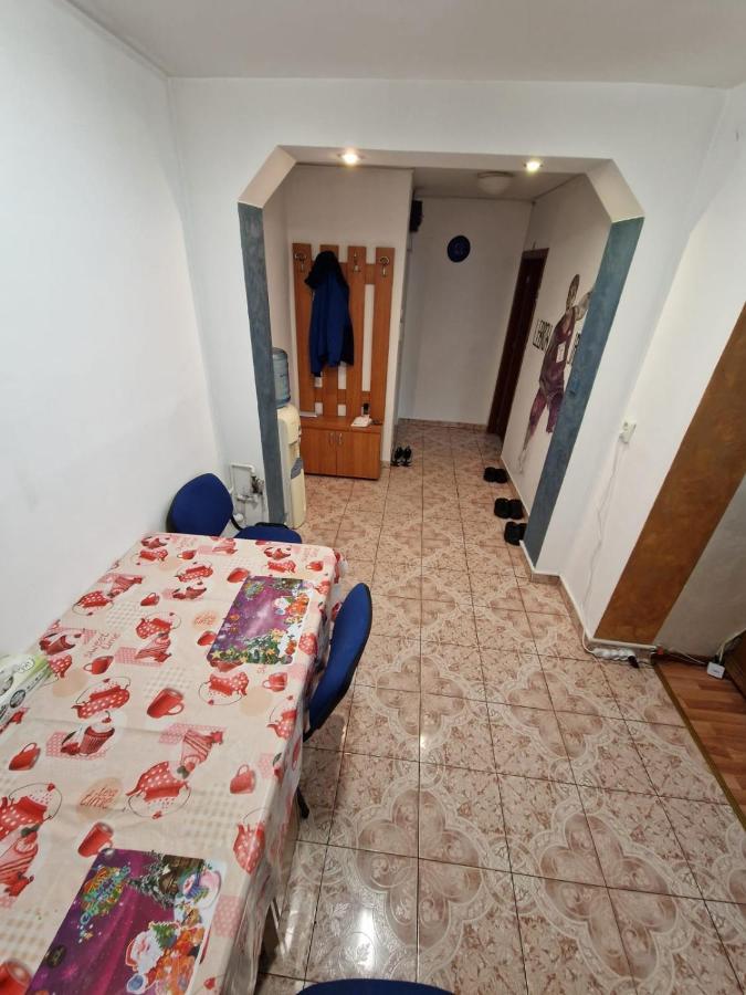 Apartament Victoria Lägenhet Târgu Jiu Exteriör bild