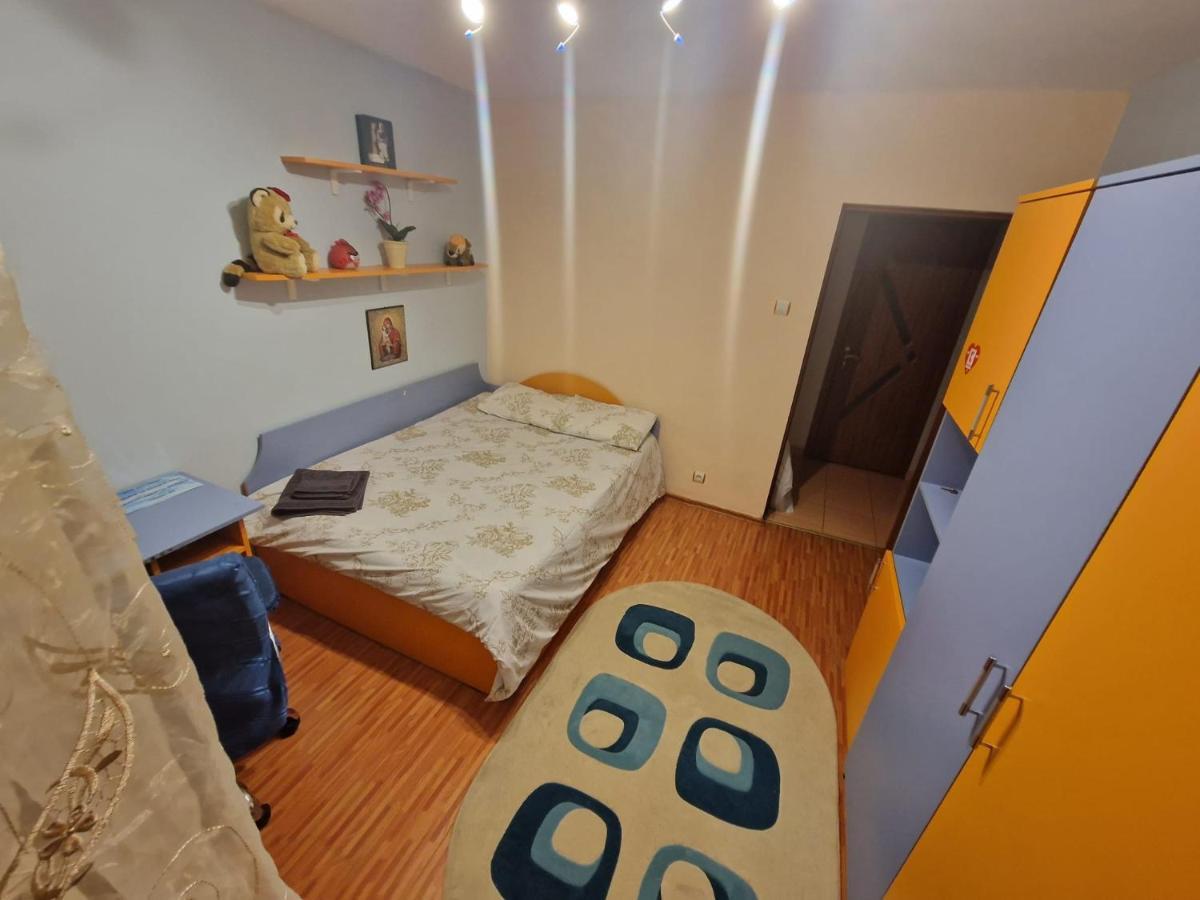 Apartament Victoria Lägenhet Târgu Jiu Exteriör bild