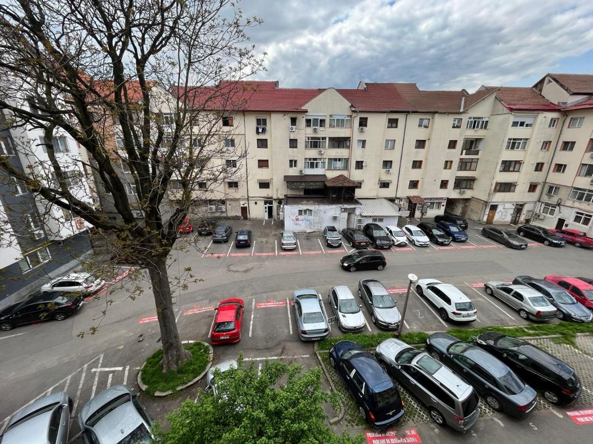 Apartament Victoria Lägenhet Târgu Jiu Exteriör bild